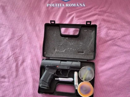 Percheziții în Arad, la domiciliul unui bărbat căutat de polițiștii din Austria