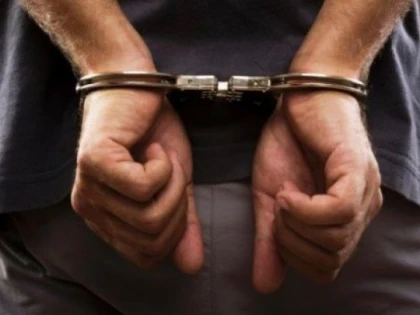 Percheziții în Arad. Un bărbat a fost reținut pentru proxenetism