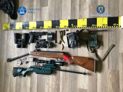 Percheziții în județul Arad, într-un dosar privind nerespectarea regimului armelor și munițiilor