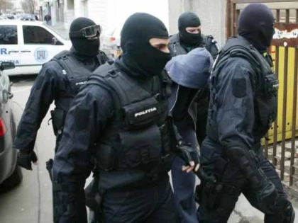 Percheziţii în județul Arad, la traficanții de țigări