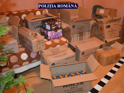Percheziții în Pâncota. Au fost descoperite zeci de mii de articole pirotehnice