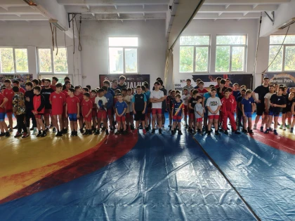 Performanțe remarcabile pentru luptătorii de la CSS Gloria Arad la „Memorialul Bati Valentin”