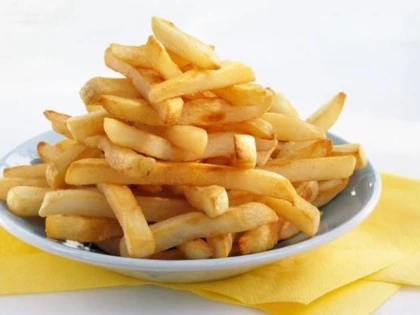 PERICOLUL DIN CARTOFII PRAJITI. AVERTISMENTUL AUTORITATII EUROPENE PENTRU SIGURANTA ALIMENTARA