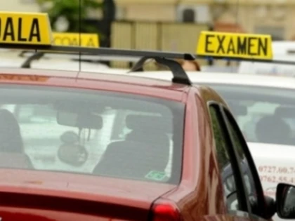 Permisul de conducere, mai greu de luat. Se schimbă examenul auto: cele patru manevre obligatorii