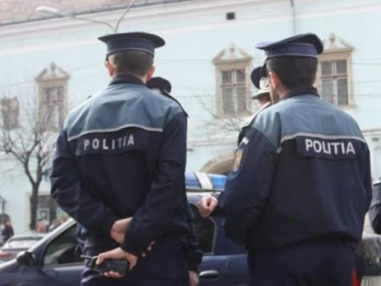 Peste 10.000 de arădeni au fost „sorcoviți“ de polițiști, de sărbători