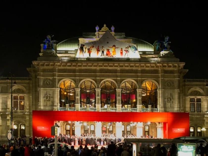 Peste 10.000 de persoane au celebrat cea de-a 150-a aniversare a Operei de Stat din Viena