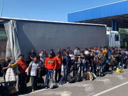 Peste 100 de cetăţeni care încercau să treacă ilegal frontiera în Ungaria, depistaţi la PTF Nădlac şi Nădlac II
