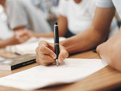 Peste 1000 de elevi arădeni încep luni examenul de Bacalaureat