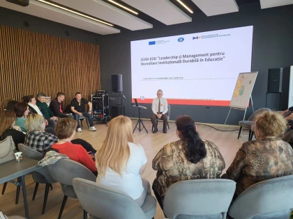 Peste 1000 de manageri în educație, formați în proiectul LIDER al UAV