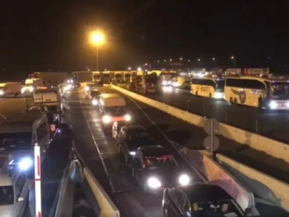 Peste 12.000 de persoane din convoiul blocat în Austria au intrat în țară prin Nădlac II