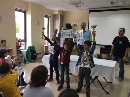 PESTE 150 DE ŞAHIŞTI LA CUPA VADOS. ARĂDENII, ÎN TOP