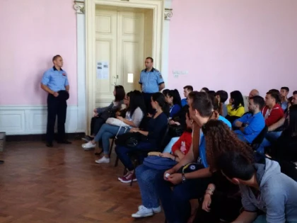 PESTE 2.500 DE ELEVI AU PARTICIPAT LA ACŢIUNEA „ŞI TU POŢI DEVENI POLIŢIST“