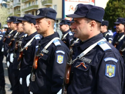 Peste 200 de jandarmi arădeni vor asigura ordinea publică în weekend
