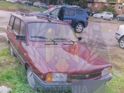 Peste 200 de mașini, abandonate pe domeniul public