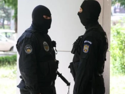 PESTE 240 DE PERCHEZITII IN MAI MULTE JUDETE DIN TARA