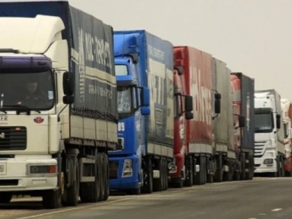 Peste 25.000 de camioane au tranzitat frontiera cu Ungaria în ultimele zile