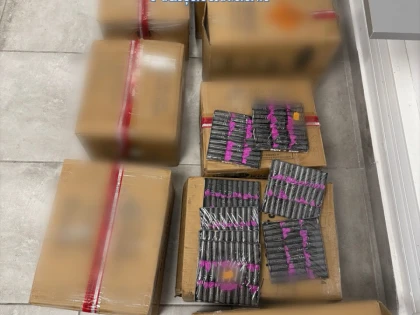 Peste 28.000 de articole pirotehnice, descoperite la o societate comercială din Sebiș