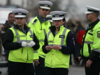 PESTE 400 DE POLITISTI ARADENI VOR FI LA DATORIE IN MINIVACANTA DE 1 DECEMBRIE