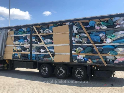 Peste 58 de tone de deşeuri au fost oprite la frontieră