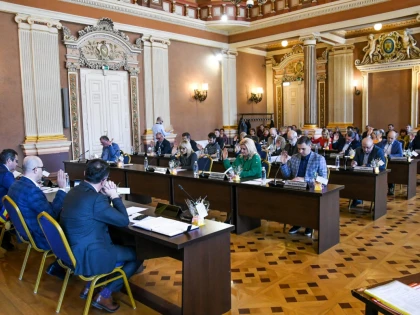 Peste 7000 de burse acordate elevilor arădeni