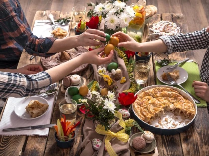 Peste 79% dintre români intenţionează să îşi petreacă Sărbătorile Pascale în familie