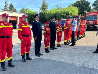 Peste 90 de pompieri militari arădeni avansați în grad, la termen