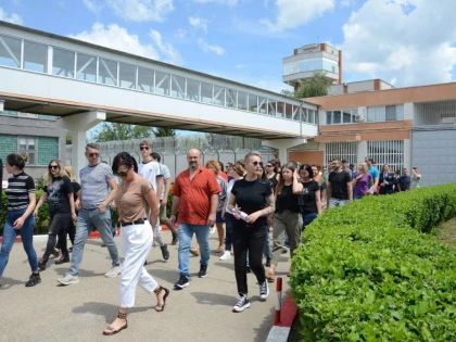 Peste o sută de vizitatori au trecut pragul Penitenciarului Arad