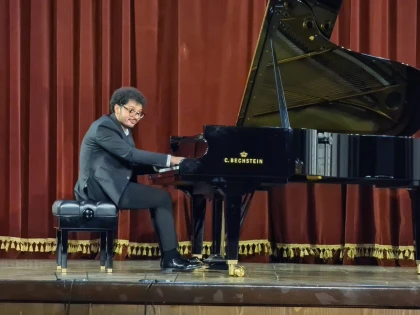Pianistul Cătălin Răducanu susține concerte la Brașov, Deva și Arad