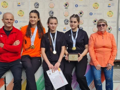 Pistolarele arădene au țintit podiumul național la categoriile tineret și senioare (FOTO)
