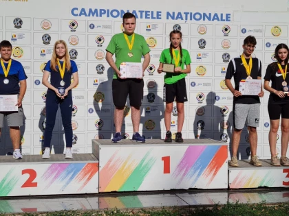 Pistolarii arădeni au țintit medalii la juniori II: Luca Joldea, de patru ori pe podium!