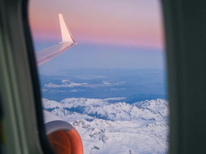 Planificarea Călătoriei Perfecte: Bilete de Avion Praga-București-Dubai cu Ryanair