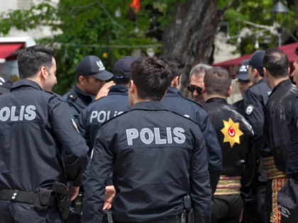 Poliția a blocat centrul orașului Istanbul pentru a împiedica un protest al comunității LGBT
