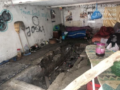 Poliția Locală a dezafectat un adăpost improvizat pentru oamenii străzii
