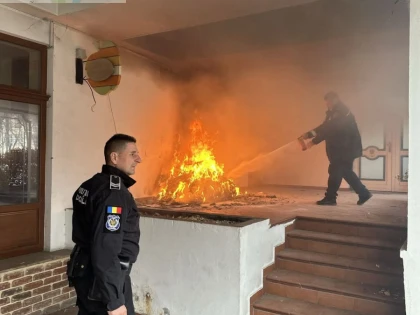 Poliția Locală a stins un incendiu în centrul Aradului