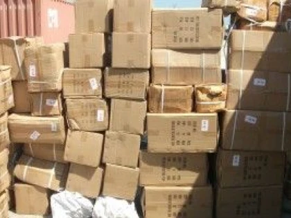 POLITISTII ARADENI AU CONFISCAT APROAPE 8000 DE PERECHI DE PANTOFI