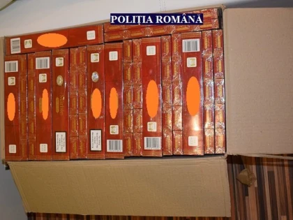 Polițiștii arădeni au confiscat peste 130.000 de țigarete, în urma unor percheziții domiciliare