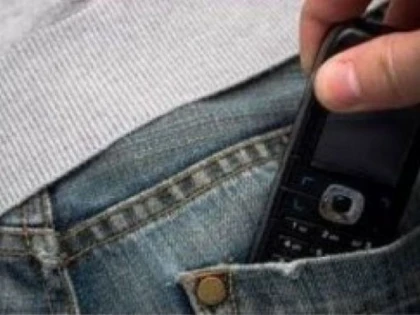 POLITISTII ARADENI AU PRINS UN HOT DE TELEFOANE MOBILE