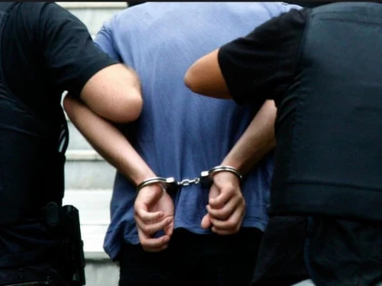Polițiștii arădeni au prins un urmărit general, după ce a făcut scandal într-un motel din Grădiște