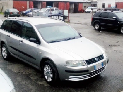 POLITISTII AU DEPISTAT PE DRUMUL ARAD - PECICA UN AUTOTURISM CAUTAT DE AUTORITATILE ITALIENE