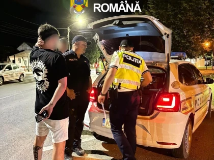 Polițiștii au descins în Curtici. Zeci de amenzi și o infracțiune descoperită în timpul unei razii de amploare