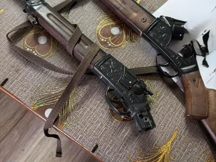 Polițiștii au descins în mai multe localități din județul Arad. Arme, muniție și zeci de kilograme de carne de vânat, ridicate în urma perchezițiilor