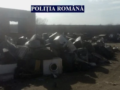 Polițiștii din Ineu au confiscat peste 26 de tone de fier vechi