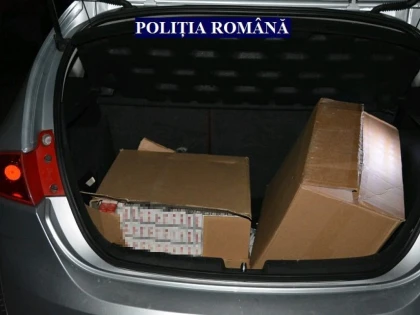 Polițiștii din Ineu au prins un contrabandist cu portbagajul plin de țigări netimbrate