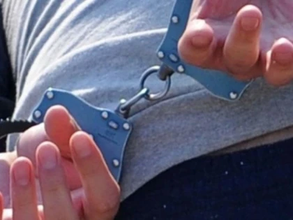 Polițiștii din Lipova au prins un urmărit general, condamnat pentru furt calificat