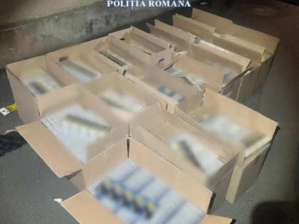 Polițiștii din Micălaca au reținut un contrabandist, după ce i-au găsit 17 baxuri de țigarete în mașină