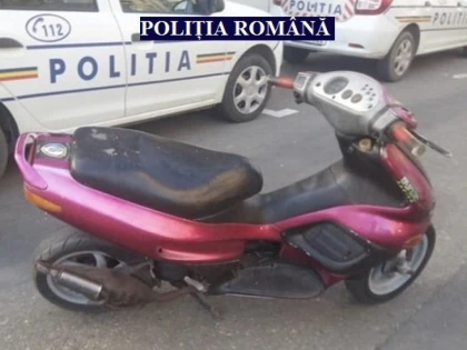 Polițiștii din Vlaicu au prins un bărbat care a încercat să fure un moped
