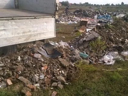 POLIȚIȘTII LOCALI AU AMENDAT UN ARĂDEAN PENTRU DEPOZITAREA ILEGALĂ A DEȘEURILOR