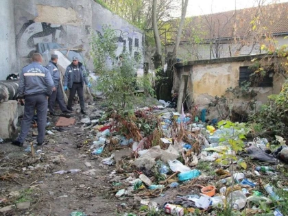 Polițiștii locali au luat cu asalt Piața Gării. Vizate, persoanele fără adăpost