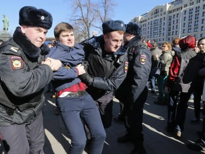 Polițiștii ruși au arestat 700 de protestatari și pe principalul rival politic al lui Putin