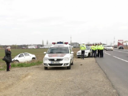 Poliţiştii vor face o verificare la nivel național a celor care transportă ilegal de persoane